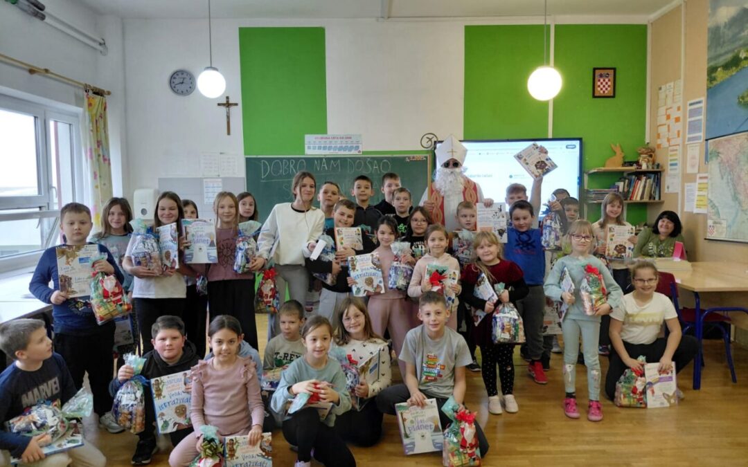 Sveti Nikola posjetio je matičnu školu